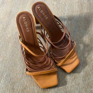 Alohas Strappy Heels.